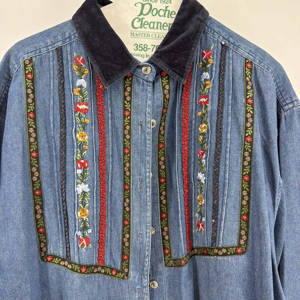 VICTORIA JONES Woman Embroidered Floral Denim Button Up Shirt Cottage Core 20W - Picture 2 of 12